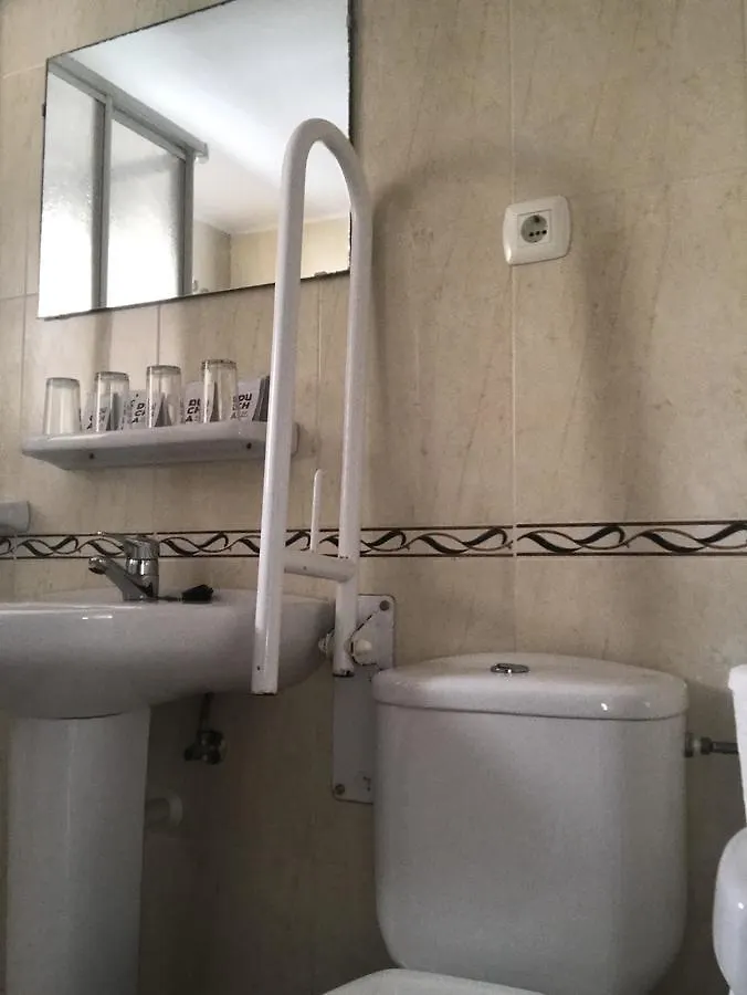 Hostal Esperanza Benajarafe 2*,